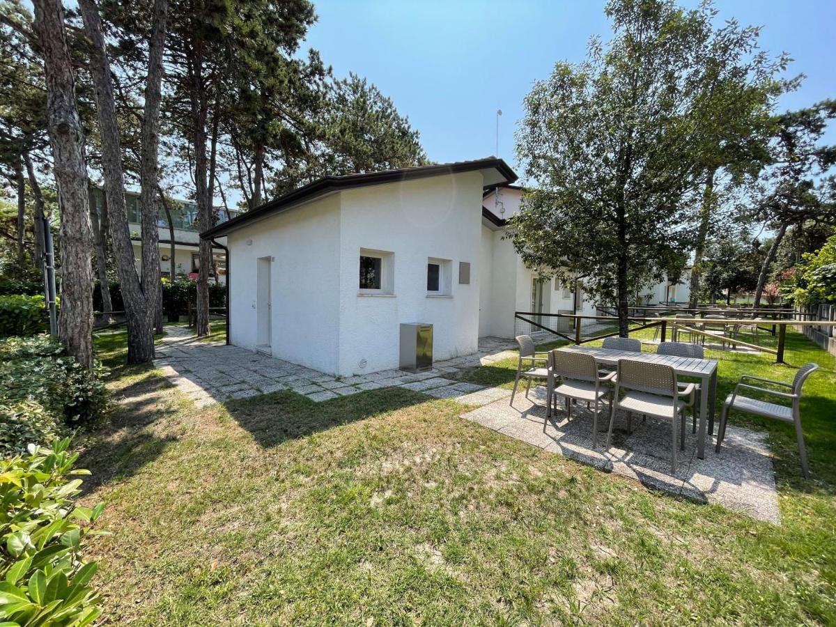 Ville Pinetine Bibione Buitenkant foto