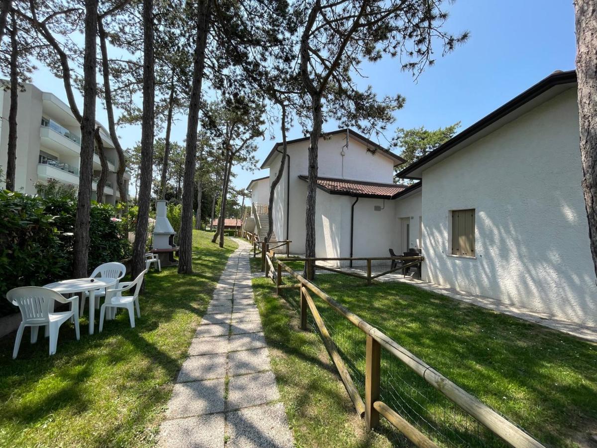 Ville Pinetine Bibione Buitenkant foto