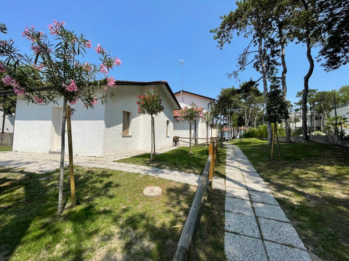 Ville Pinetine Bibione Buitenkant foto