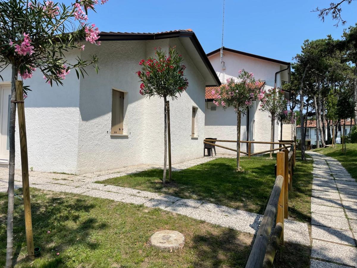 Ville Pinetine Bibione Buitenkant foto