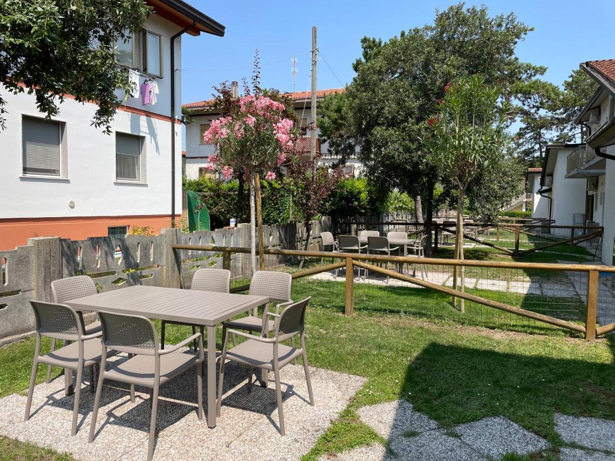 Ville Pinetine Bibione Buitenkant foto
